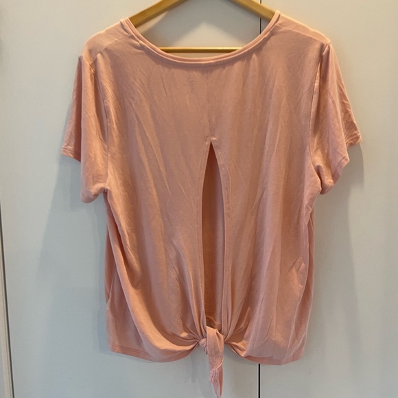 GapFit t-shirt - Picture 2 of 2